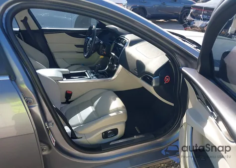 2020 Jaguar Xe S Rwd Automatic z USA, uszkodzony, nr VIN SAJAE4FX4LCP56016